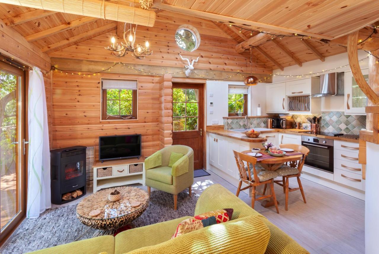 Porthole Log Cabin 曼海德 外观 照片
