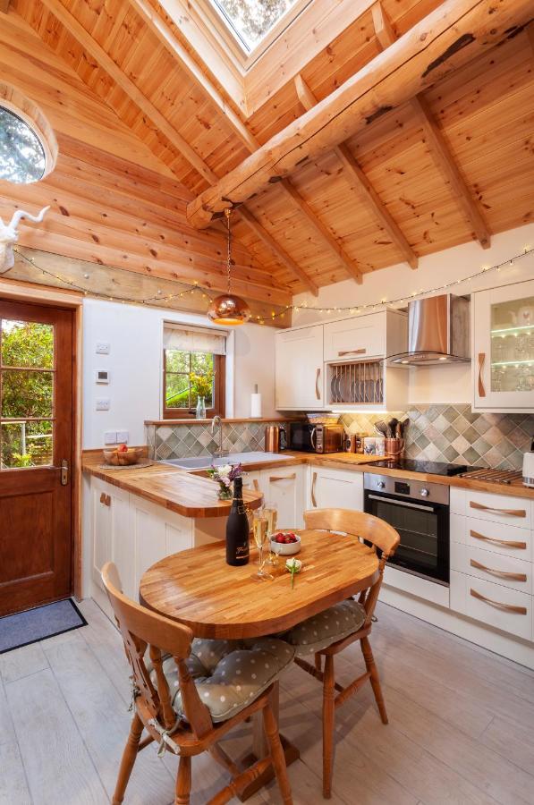 Porthole Log Cabin 曼海德 外观 照片